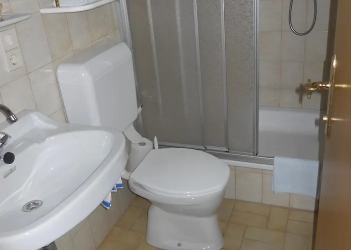 Gaestehaus Macheiner ゲストハウス Lessach Oberdorf